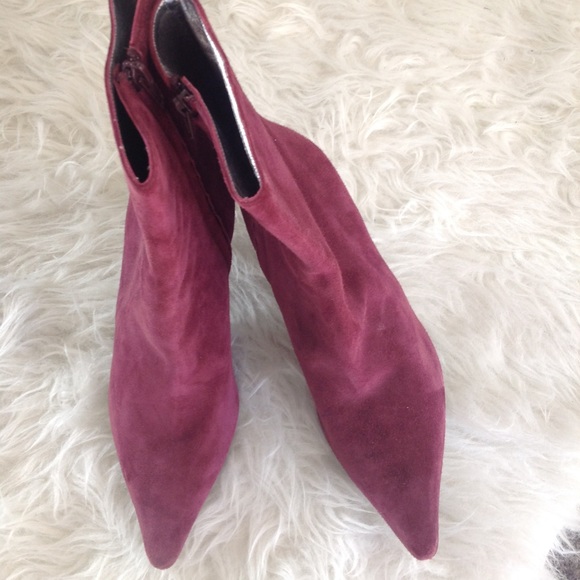 ✨Sold✨Ferragamo suede ankle bootie - Picture 4 of 6